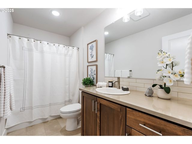 18246 Sw SILVERTIP St, Beaverton, OR 97007