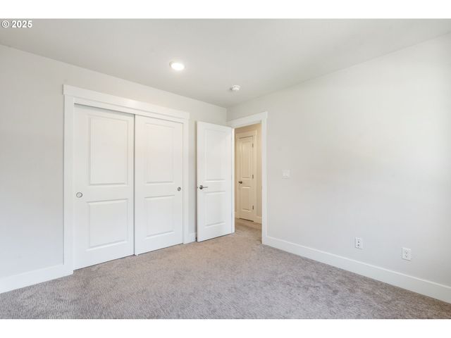 18246 Sw SILVERTIP St, Beaverton, OR 97007