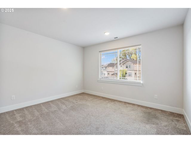 18246 Sw SILVERTIP St, Beaverton, OR 97007