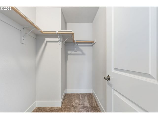 18246 Sw SILVERTIP St, Beaverton, OR 97007