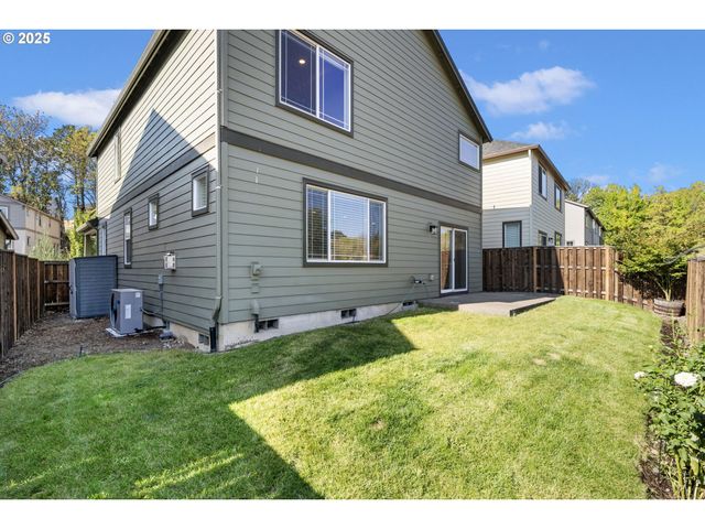 18246 Sw SILVERTIP St, Beaverton, OR 97007