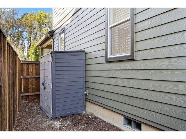 18246 Sw SILVERTIP St, Beaverton, OR 97007