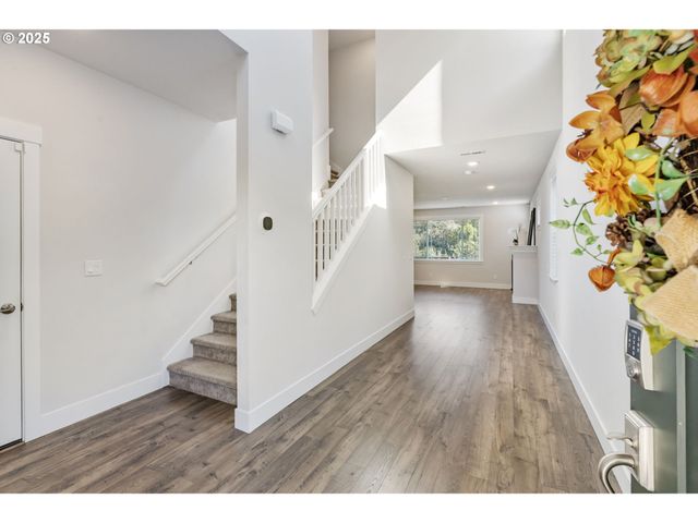 18246 Sw SILVERTIP St, Beaverton, OR 97007