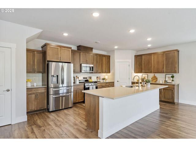 18246 Sw SILVERTIP St, Beaverton, OR 97007