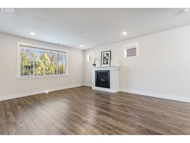 18246 Sw SILVERTIP St, Beaverton, OR 97007