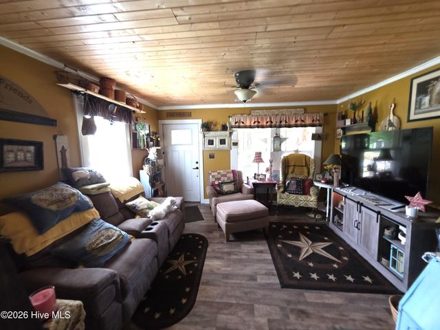 48 Fisher Street, Andrews, NC 28901