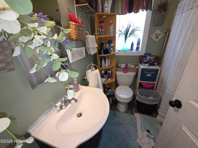 48 Fisher Street, Andrews, NC 28901