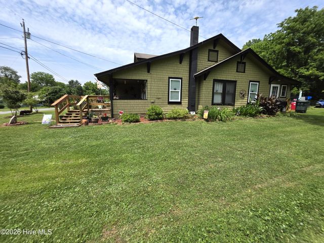 48 Fisher Street, Andrews, NC 28901