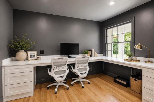 2832 W 91st Street, Leawood, KS 66206