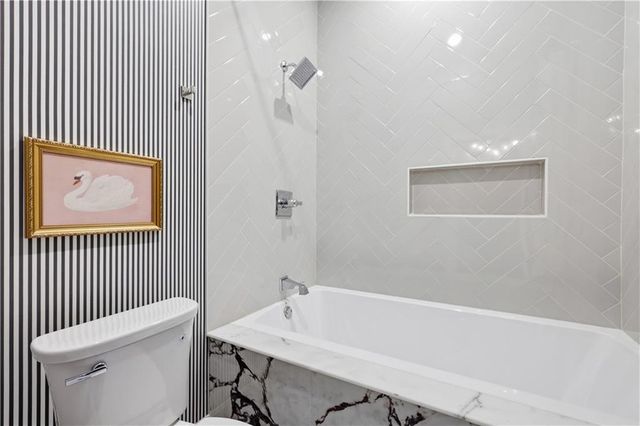 2832 W 91st Street, Leawood, KS 66206