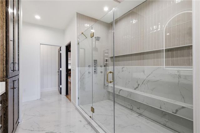 2832 W 91st Street, Leawood, KS 66206