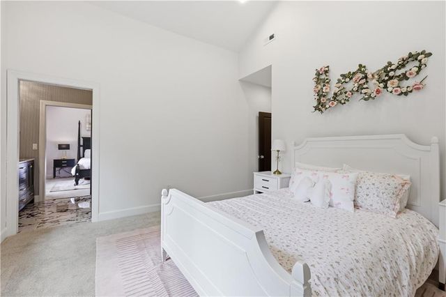 2832 W 91st Street, Leawood, KS 66206