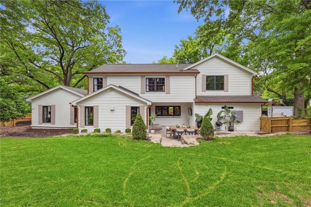 2832 W 91st Street, Leawood, KS 66206