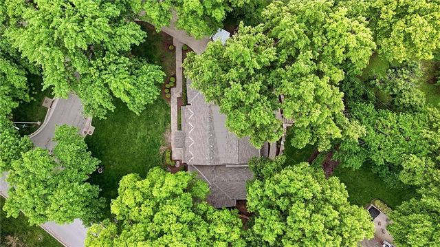2832 W 91st Street, Leawood, KS 66206