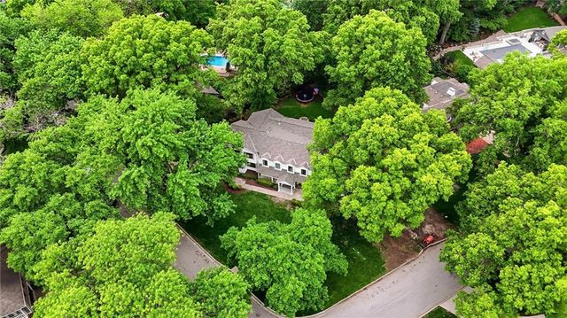 2832 W 91st Street, Leawood, KS 66206