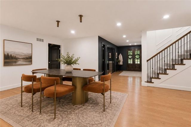 2832 W 91st Street, Leawood, KS 66206