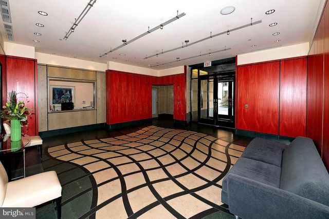 400 MASSACHUSETTS AVE NW #1011, Washington, DC 20001