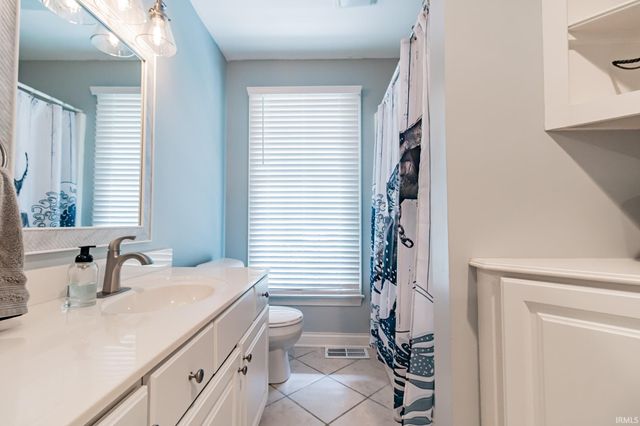 2200 E Boonville New Harmony Road, Evansville, IN 47725