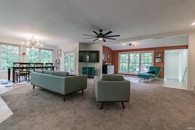 2200 E Boonville New Harmony Road, Evansville, IN 47725