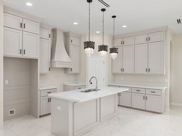 332 Alazan Lane, Alamo, TX 78516