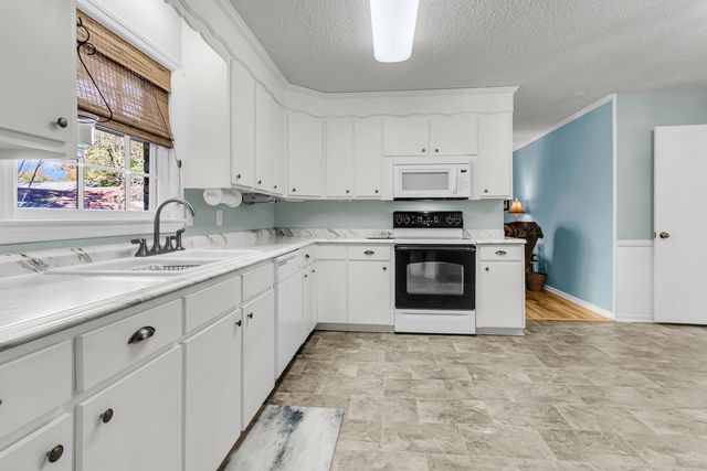 1016 Wheeler Drive, Hanahan, SC 29410