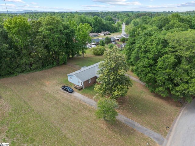 113-115 Hunter Drive, Boiling Springs, SC 29316