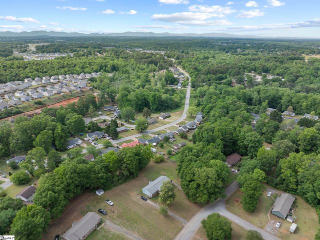 113-115 Hunter Drive, Boiling Springs, SC 29316