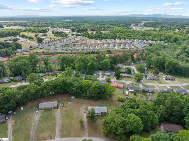 113-115 Hunter Drive, Boiling Springs, SC 29316