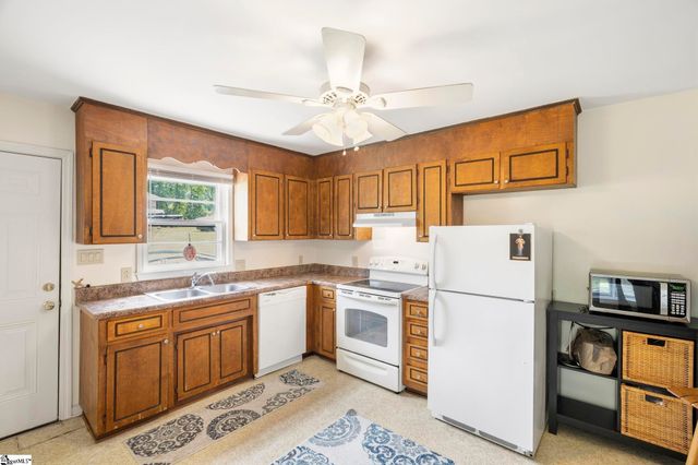 113-115 Hunter Drive, Boiling Springs, SC 29316