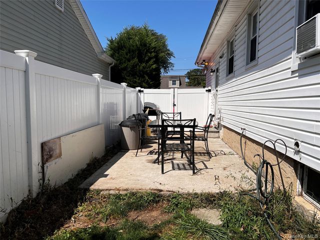 236 N Richmond Avenue, Massapequa, NY 11758