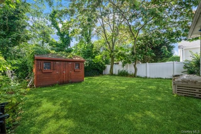 236 N Richmond Avenue, Massapequa, NY 11758