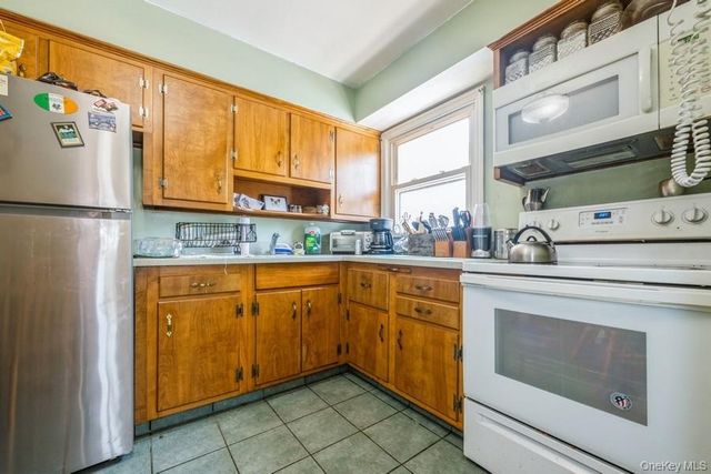 236 N Richmond Avenue, Massapequa, NY 11758