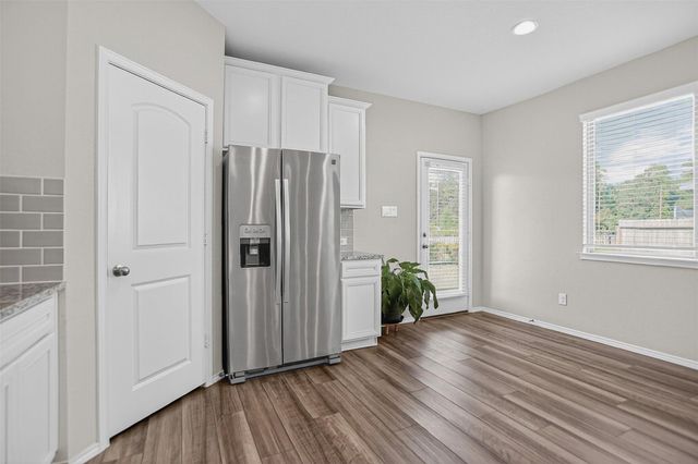 9205 Inland Leather Lane, Conroe, TX 77385