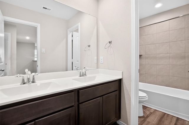 9205 Inland Leather Lane, Conroe, TX 77385