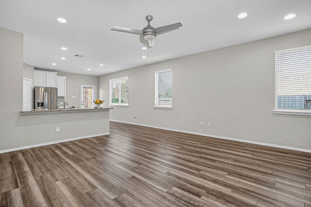 9205 Inland Leather Lane, Conroe, TX 77385