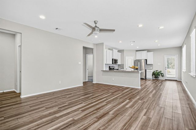 9205 Inland Leather Lane, Conroe, TX 77385