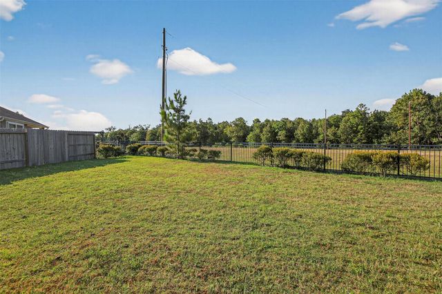 9205 Inland Leather Lane, Conroe, TX 77385