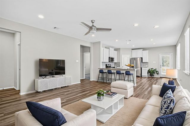 9205 Inland Leather Lane, Conroe, TX 77385