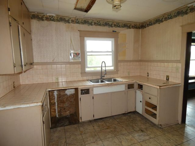 2529 Somerlayton Road, Benton Charter Twp, MI 49022