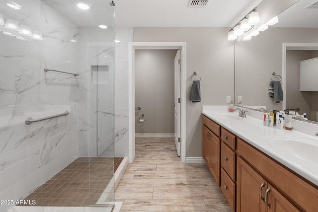 2425 W BRONCO BUTTE Trail 1014, Phoenix, AZ 85085