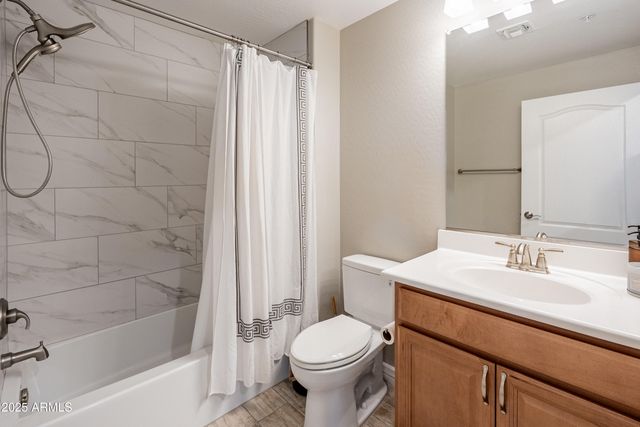 2425 W BRONCO BUTTE Trail 1014, Phoenix, AZ 85085