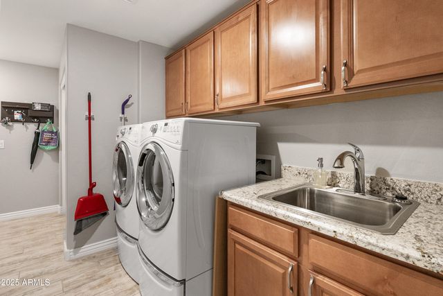 2425 W BRONCO BUTTE Trail 1014, Phoenix, AZ 85085