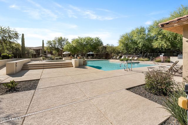 2425 W BRONCO BUTTE Trail 1014, Phoenix, AZ 85085