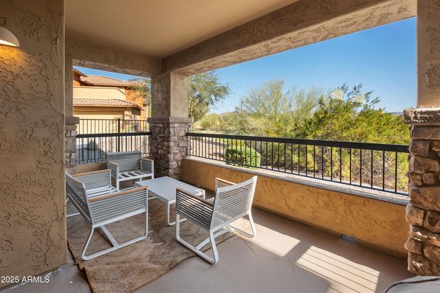 2425 W BRONCO BUTTE Trail 1014, Phoenix, AZ 85085