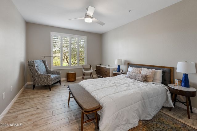 2425 W BRONCO BUTTE Trail 1014, Phoenix, AZ 85085