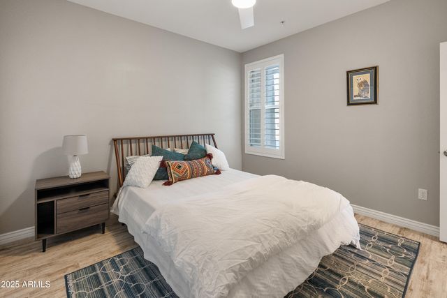 2425 W BRONCO BUTTE Trail 1014, Phoenix, AZ 85085