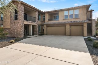 2425 W BRONCO BUTTE Trail 1014, Phoenix, AZ 85085