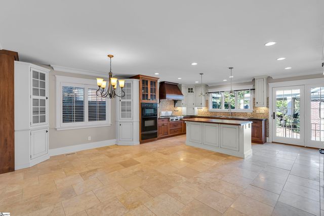 607 Crescent Avenue, Greenville, SC 29601