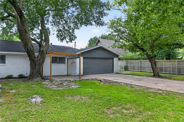 2507 Foxcroft Circle, Denton, TX 76209