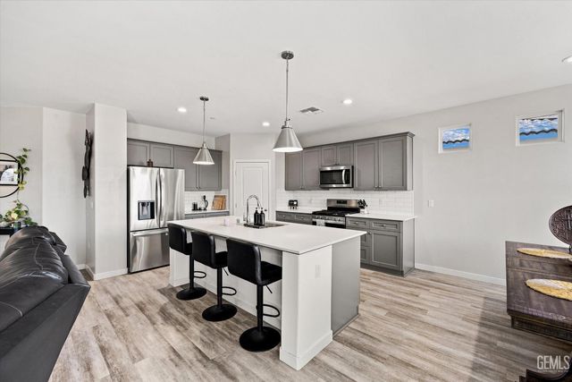 10301 Huslia River Avenue, Bakersfield, CA 93311